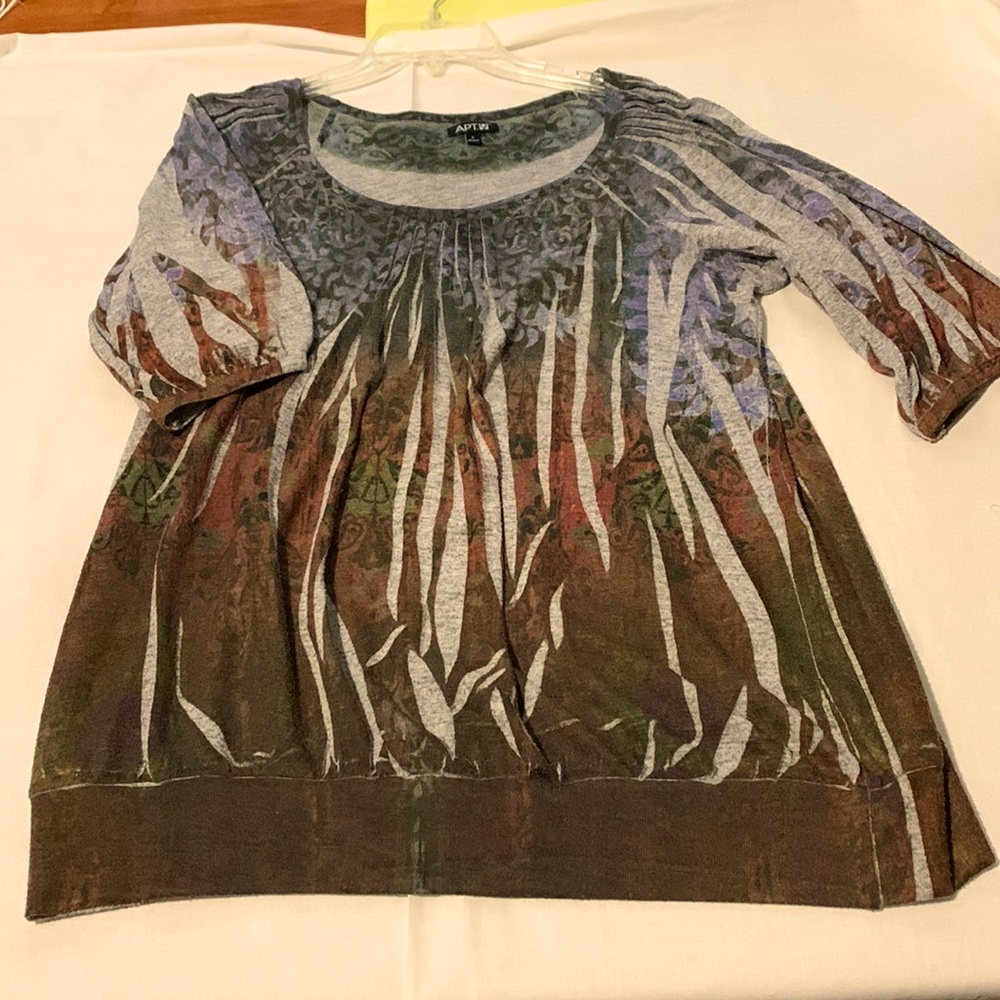APT 9 sweater